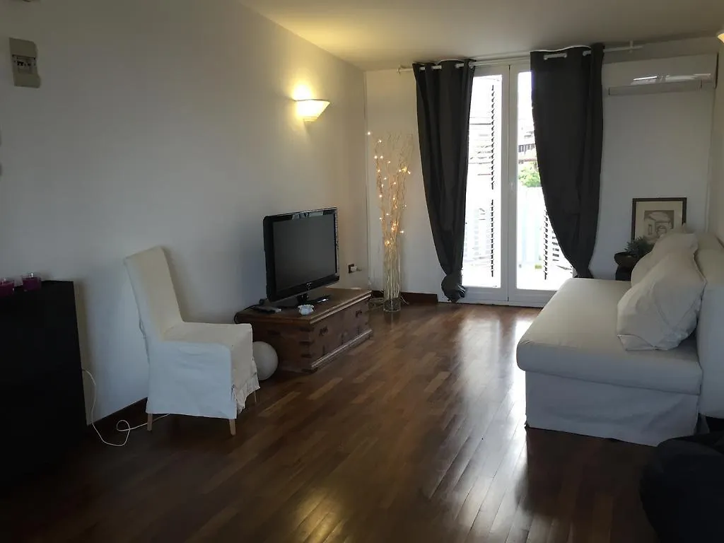 Cannizzaro La Casa Di Teseo 아파트