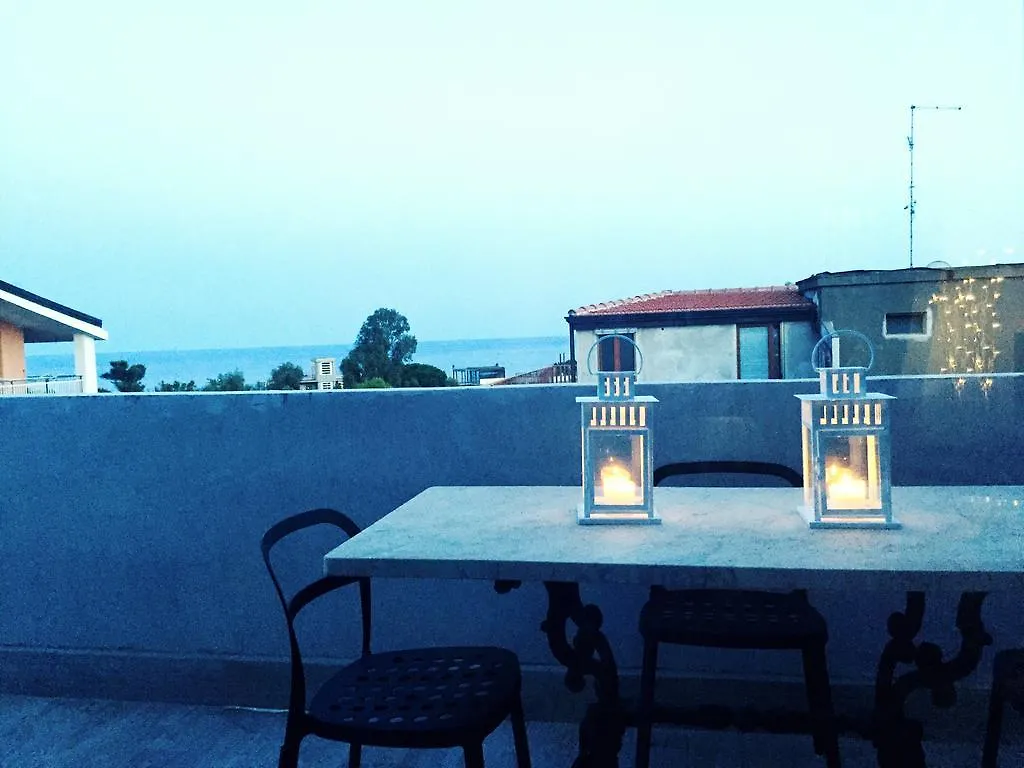 La Casa Di Teseo Lejlighed Cannizzaro 0*,